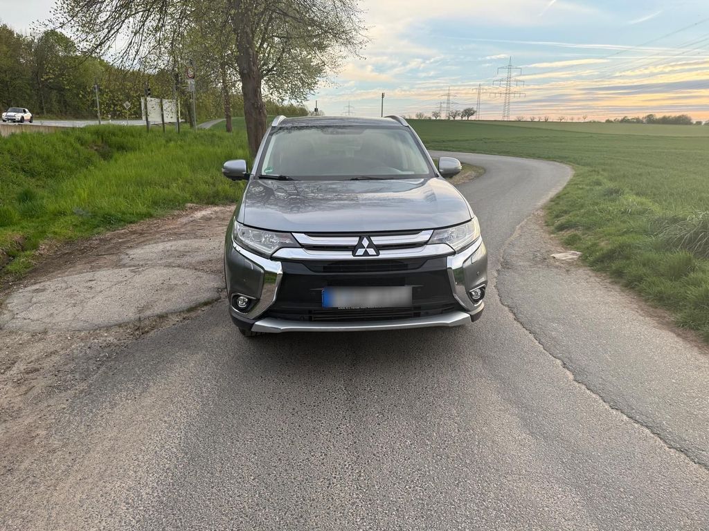 Image of Mitsubishi Outlander