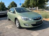Opel Astra J 1.6 Edition / Automatik - Opel Astra aus 2010: 1.6