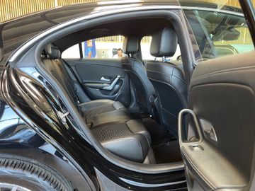 Mercedes-Benz CLA 180 *NAVI*LANE-ASSIST*KAMERA*NAVI*PDC*SZHZ*