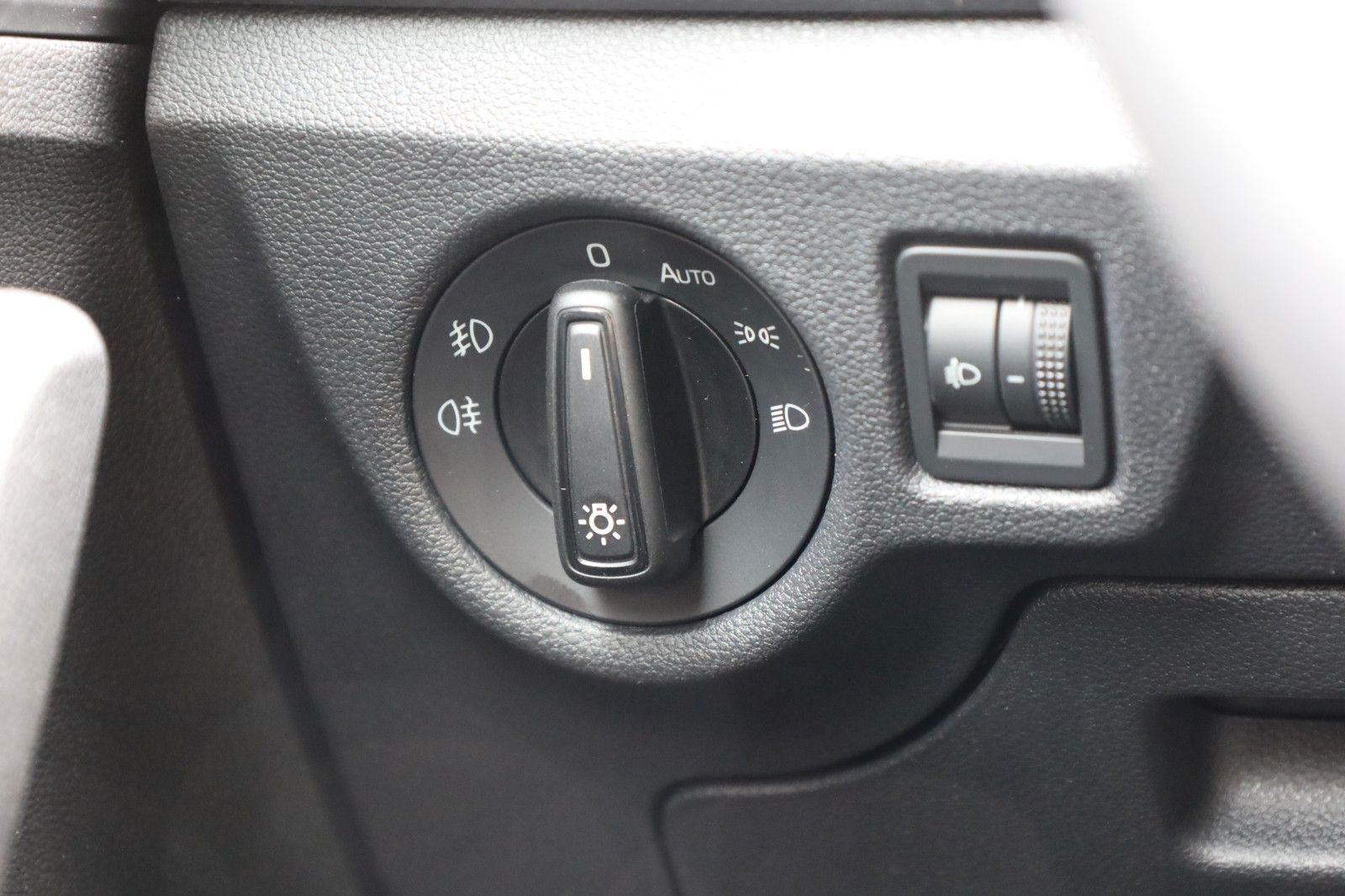 Fahrzeugabbildung SKODA Kamiq 1,0 TSI City Edition *AHZV-Vorb *Sitzhz.