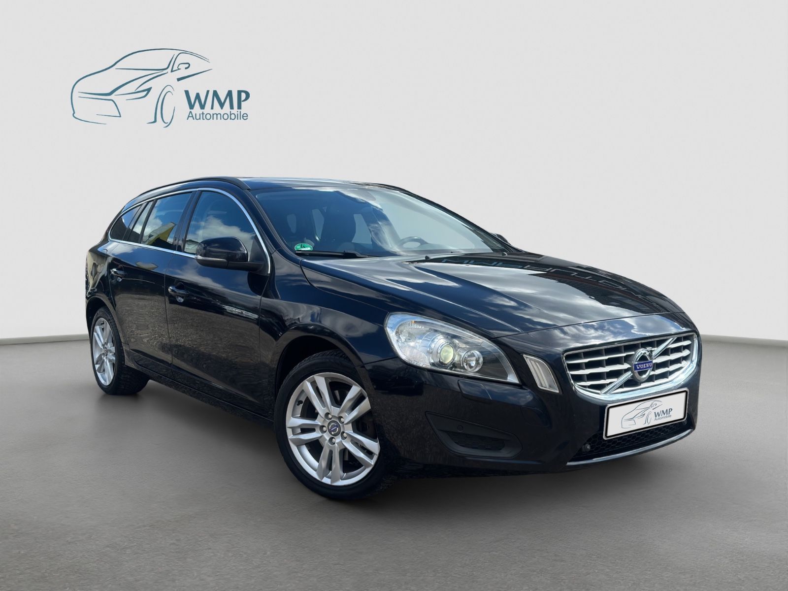 Fahrzeugabbildung Volvo V60 Kombi Momentum/Bi-Xen-./AHK/Temp./Navi/PDC