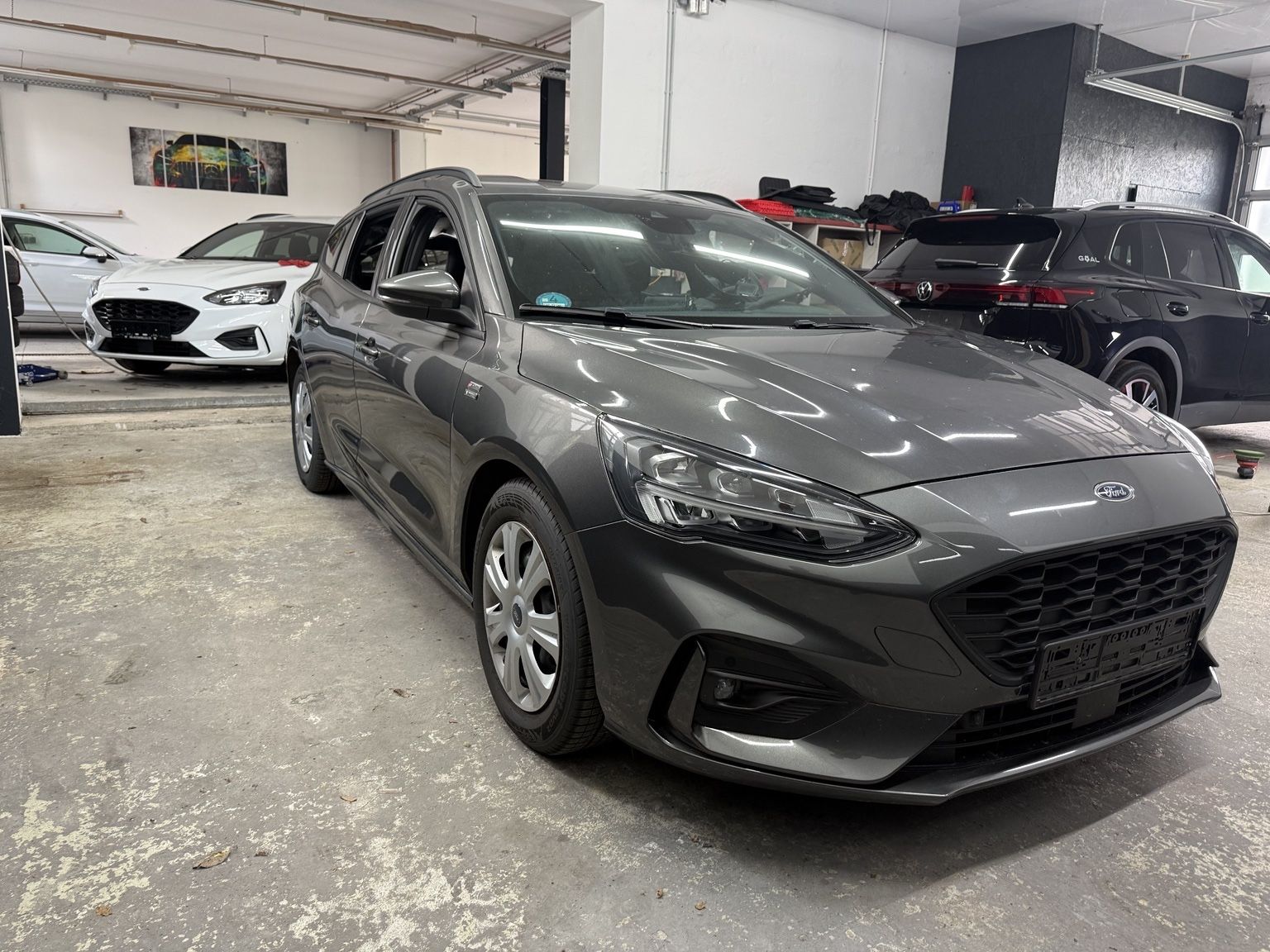 Fahrzeugabbildung Ford Focus Turnier ST-Line / Hagelschlag