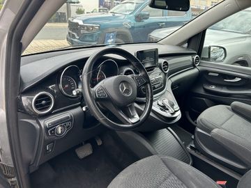 Mercedes V 220 - 5