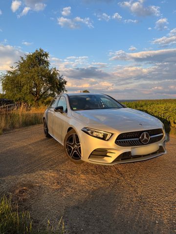 MERCEDES-BENZ A 200 AMG Night Advanced-Sound Scheckheft