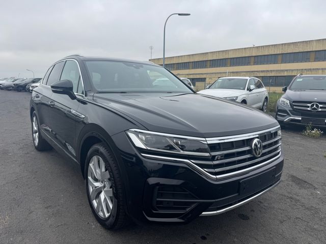 VW Touareg R-Line 4Motion Standheizung LED Navi AHK