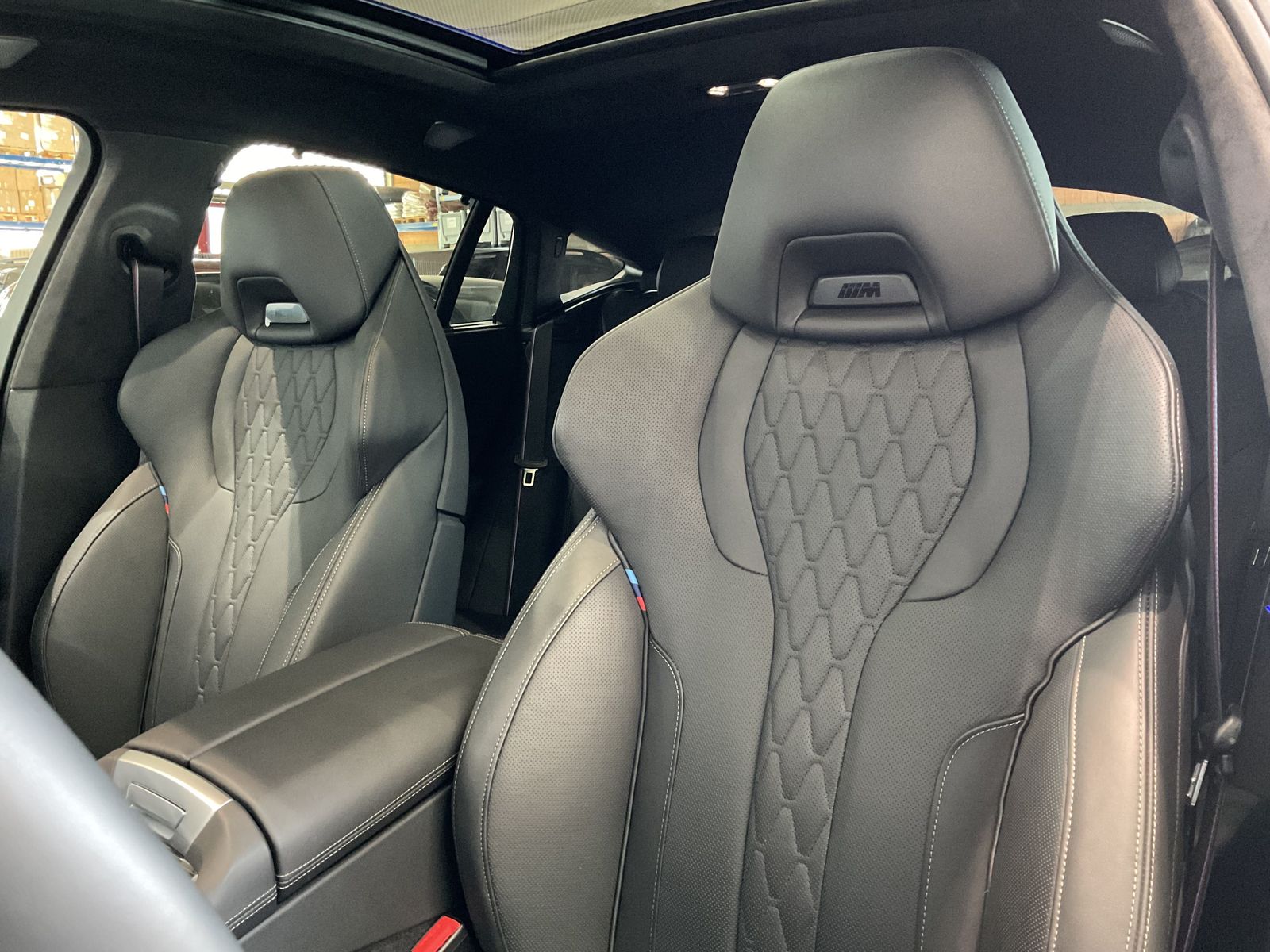 Fahrzeugabbildung BMW X6 xDrive40d M Sportpaket Pro, Active Sitzbelüft