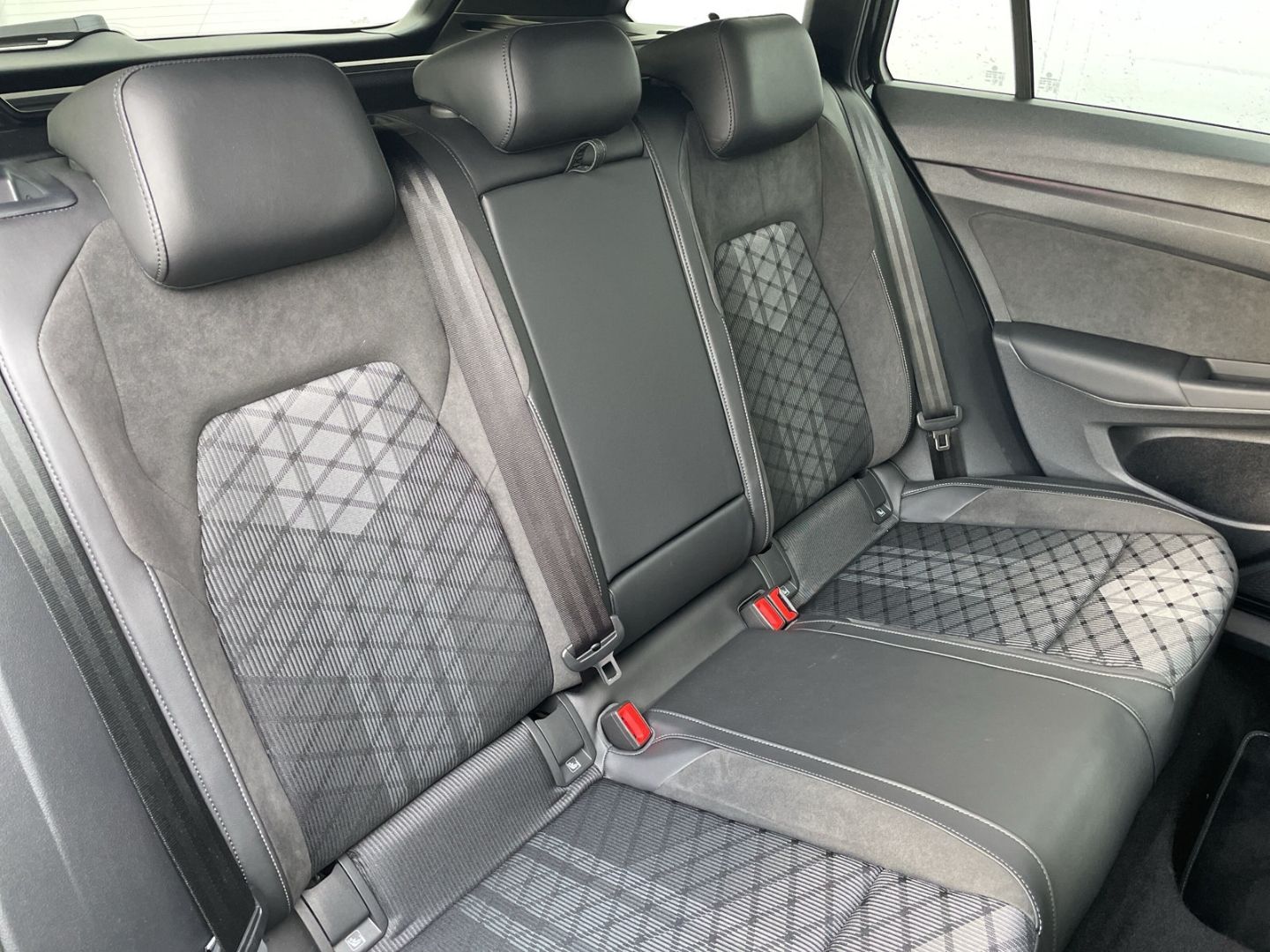 Golf Variant VIII 2.0 TDI DSG R-Line AHK/Kamera/