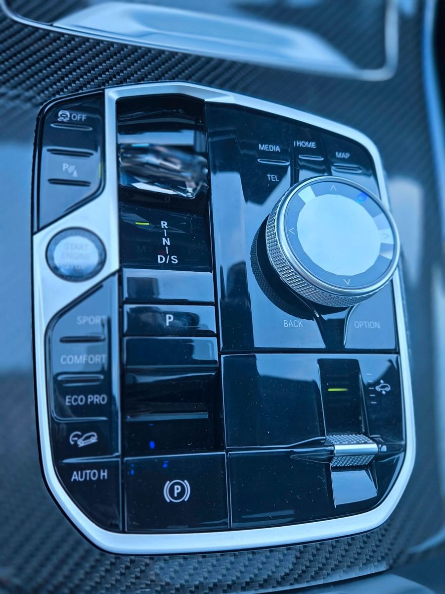 Fahrzeugabbildung BMW X7 xDrive 40 i M Sport/Voll/Skylounge, gestik
