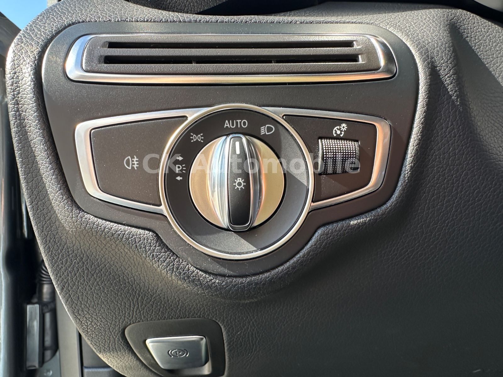 Fahrzeugabbildung Mercedes-Benz C200d T Avantgarde/Navi/LED/Kamera/AHK