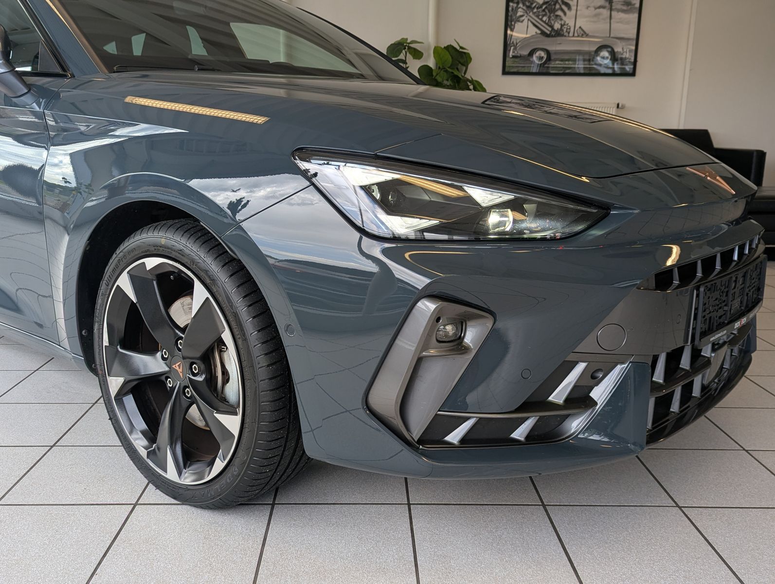 Fahrzeugabbildung CUPRA Leon 1.5 e-Hybrid Matrix Edge-Intelligent-Paket