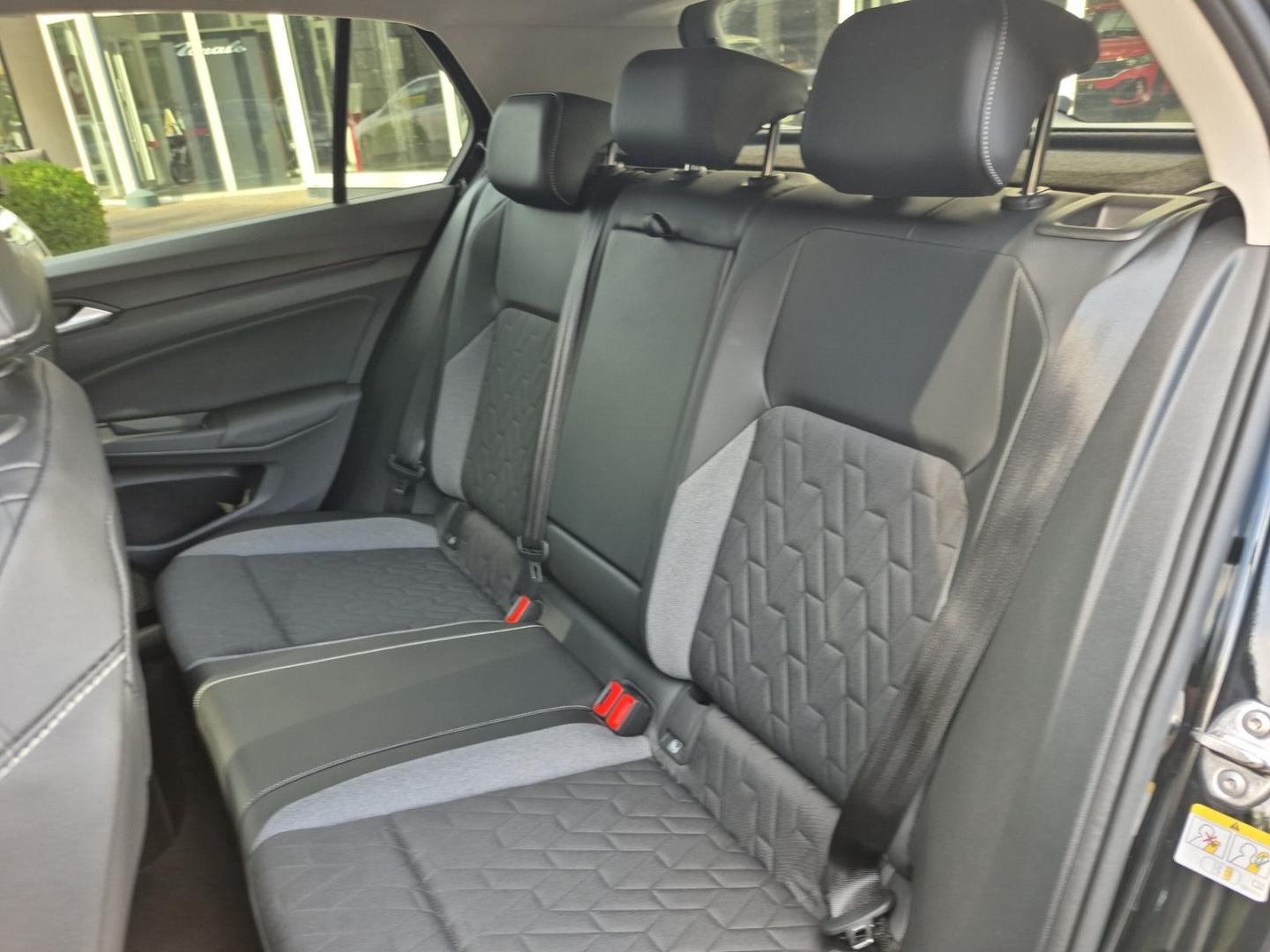 Volkswagen Golf VIII 1.5 eTSI DSG Energy Navi ACC SHZ, миниатюра 23