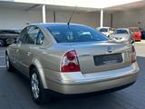 Volkswagen Passat Lim. 2.5 V6 TDI Aut. Highline | Xenon - Volkswagen Passat: 2.5