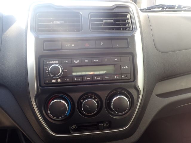 Fahrzeugabbildung Piaggio Porter NP6 SW Kipper 265 SR LPG Grasfanggitter w