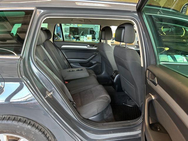 MYAUTOCENTER – Gebraucht- und Jahreswagen mit Werkstattservice in Pfaffenhofen Volkswagen Passat Variant Comfortline *4Motion*Kamera*AHK*