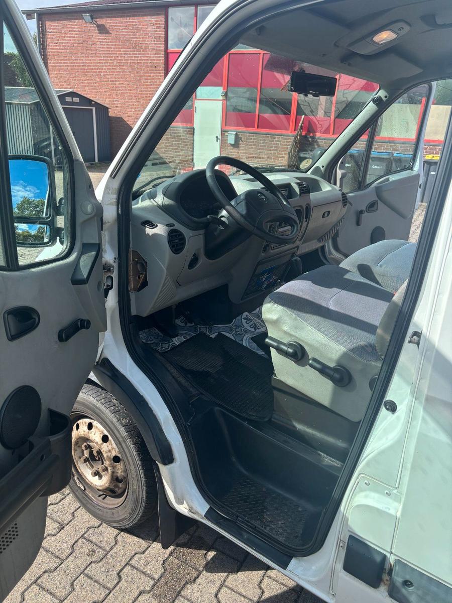 Nissan Interstar 2004 — photo 11