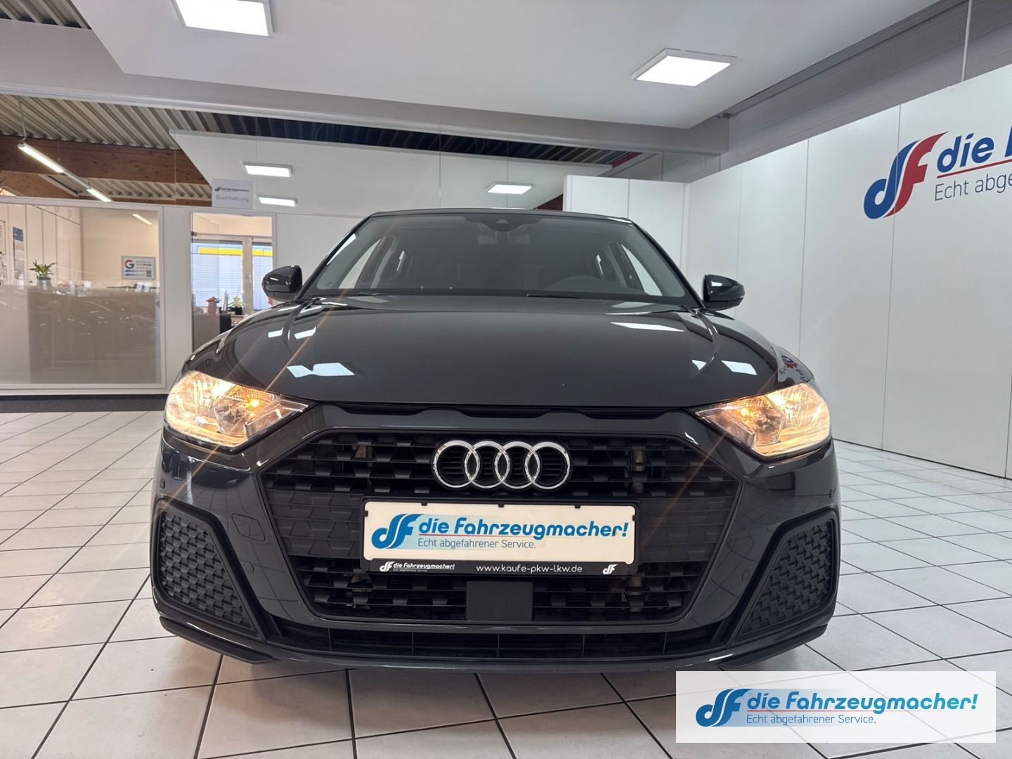Fahrzeugabbildung Audi A1 Sportback 30 TFSI Digitales Cockpit 2-Zonen-K