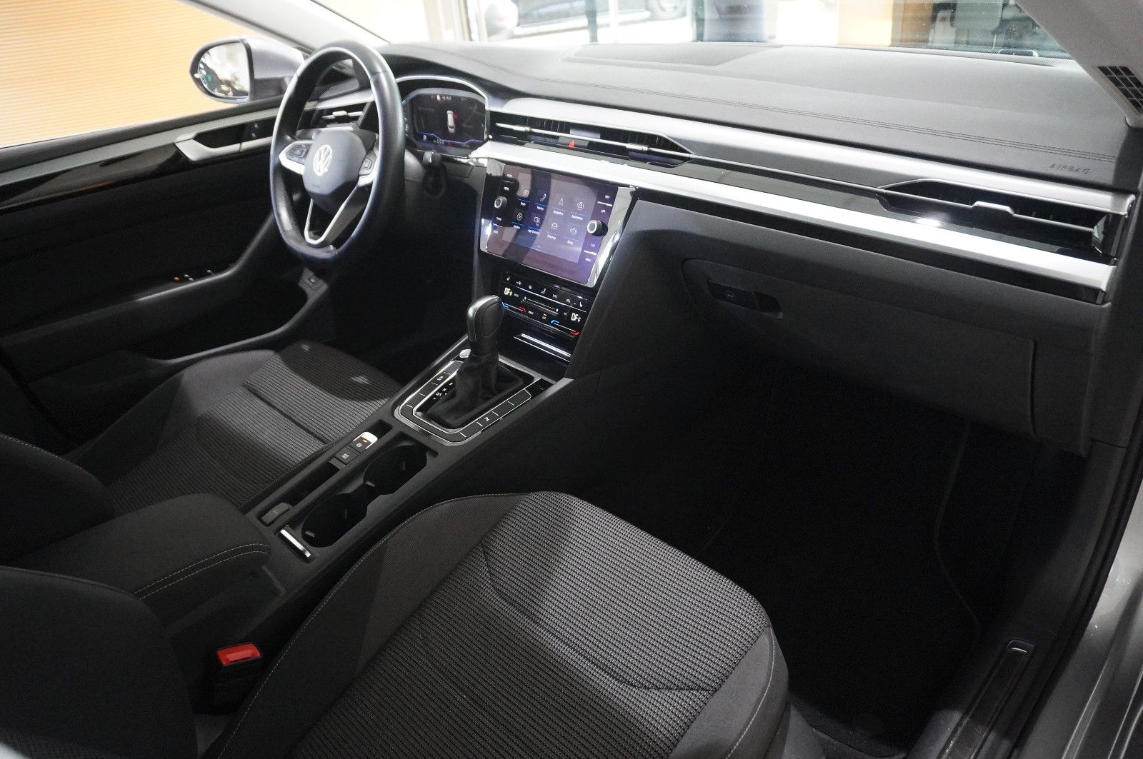 Fahrzeugabbildung Volkswagen Arteon Shooting Brake 2.0D DSG NAVI/VIRT/SH/DAB+