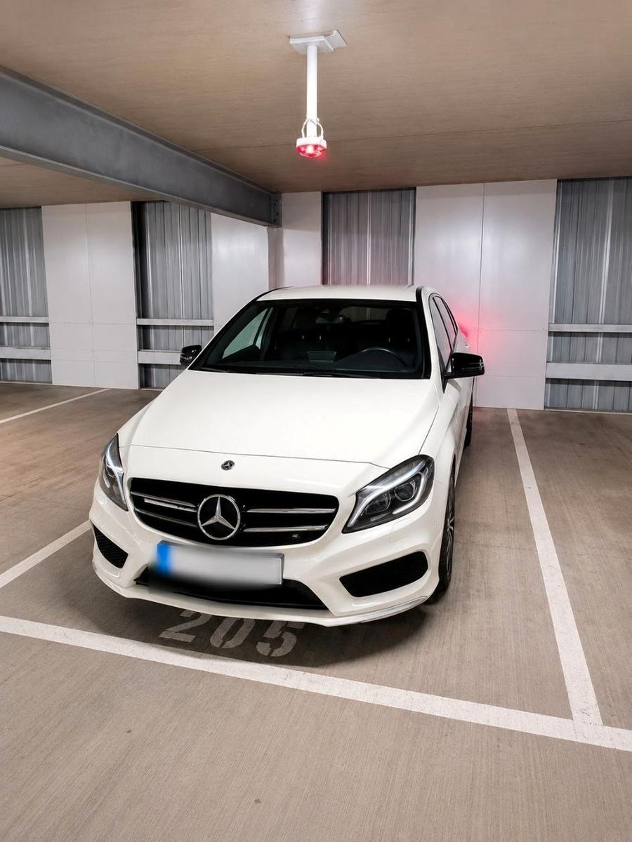 Mercedes-Benz B 220 4Matic AMG Line