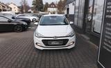 Hyundai i20 1.2 GO 8-fach 1-Hand - Hyundai i20 Go mit Benzin-Antrieb