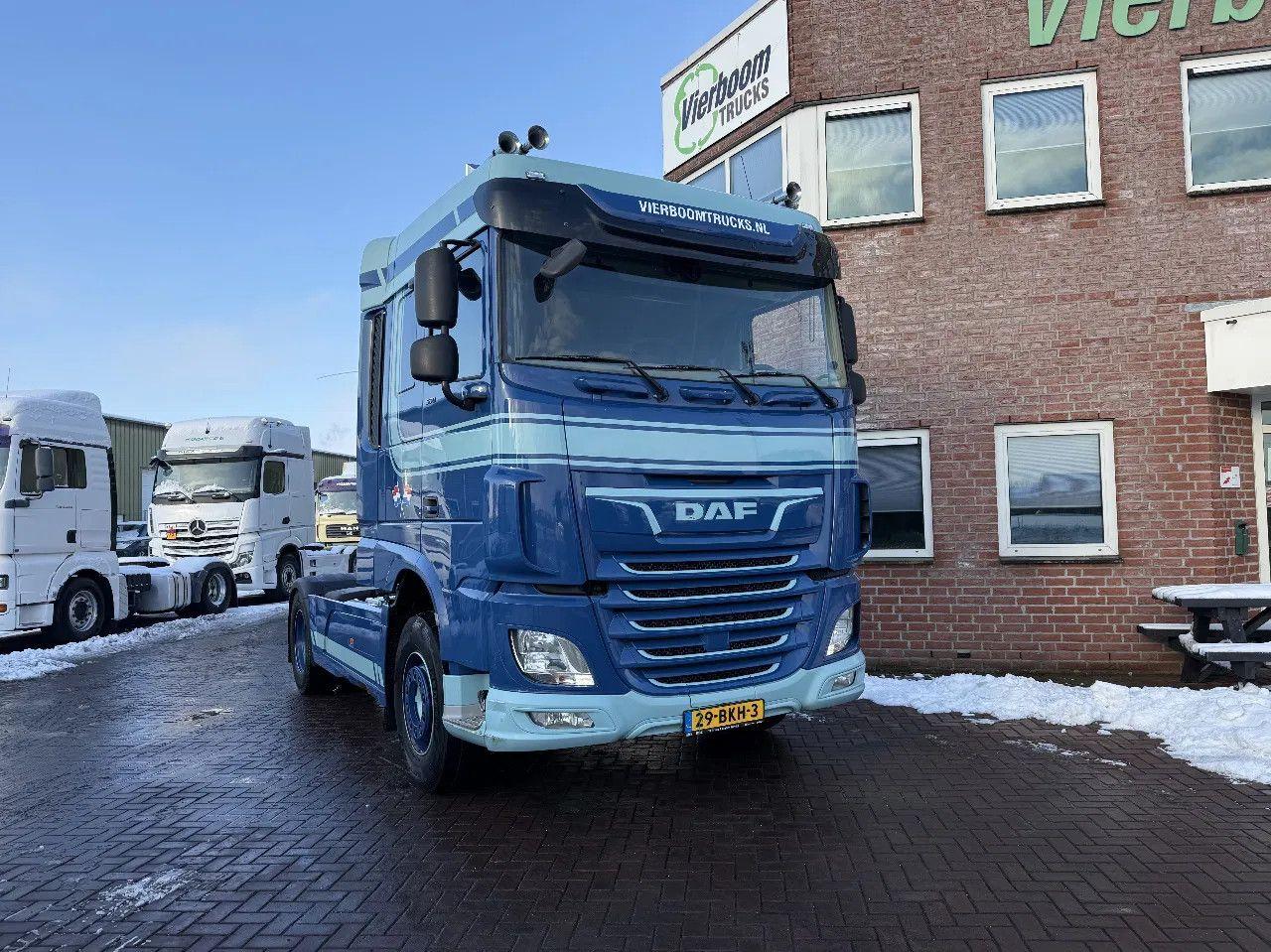 DAF XF 530 XF530 4X2 Spacecab / Retarder / full spoi