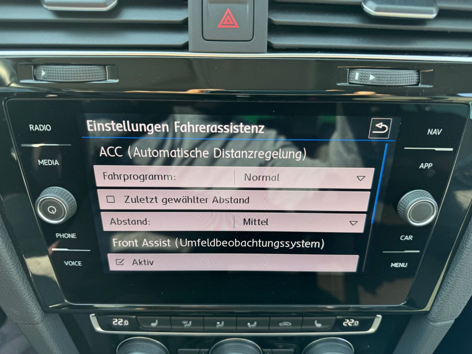 Fahrzeugabbildung Volkswagen Golf VII Variant Highline DSG*LED*NAVI*ACC