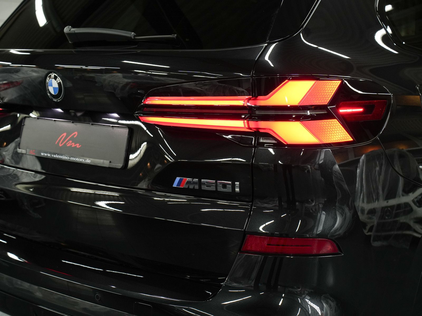 Fahrzeugabbildung BMW X5 M60i - M-SportPro|Sitzklima+Massage|IAL|21"