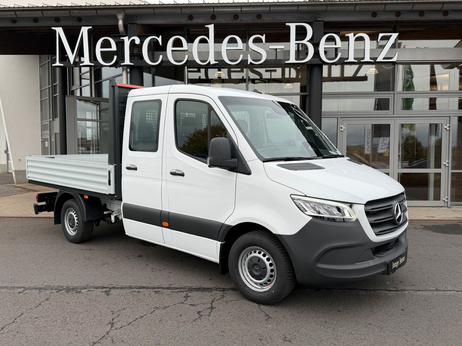 Fahrzeugabbildung Mercedes-Benz Sprinter 317 CDI 3665 9G DoKa AHK Klima Kamera