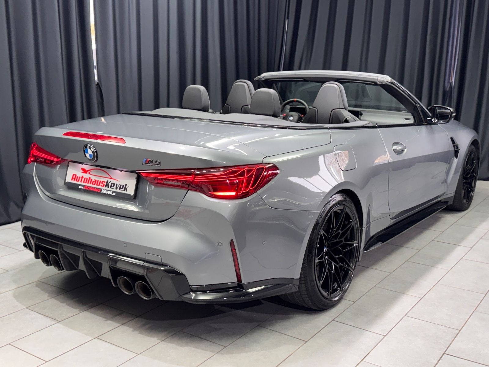 Fahrzeugabbildung BMW M4 Cabrio M xDrive Competition|CARBON-PAKET|ACC|