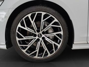Audi A8 - 7