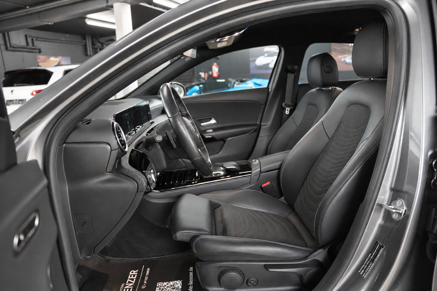 Fahrzeugabbildung Mercedes-Benz A 180 A 180 d Limousine *LED*SHZ*Navigation*ACC*