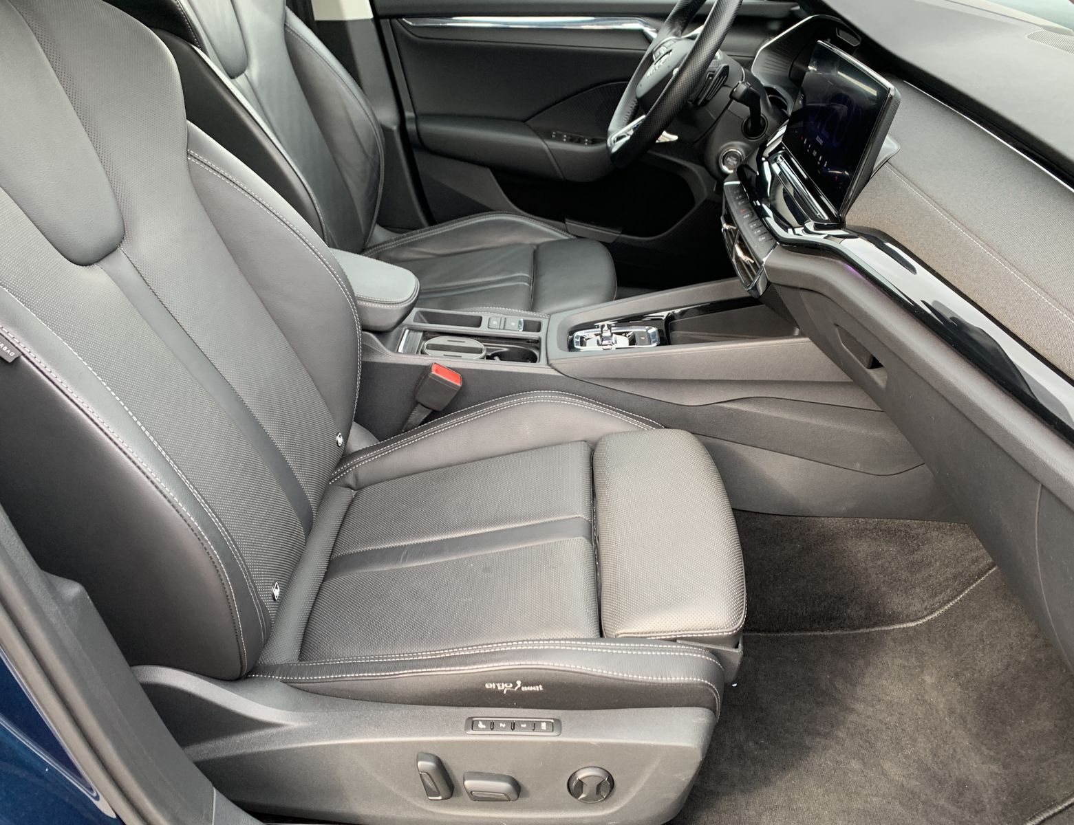 Fahrzeugabbildung SKODA Octavia 2.0 TDI*First Edition*Leder*Matrix-Beam*