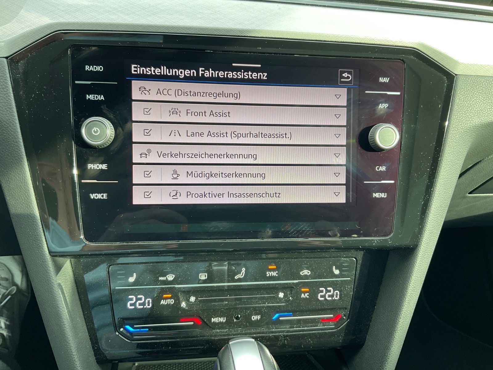 Fahrzeugabbildung Volkswagen Passat Variant 2.0 TDI DSG Busi,Kamera,ACC,Navi