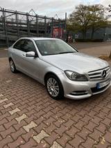 Mercedes-Benz 220 - Mercedes-Benz 220 aus 2011