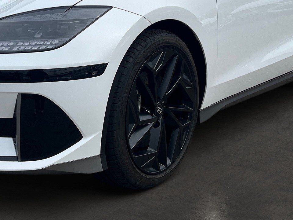 Fahrzeugabbildung Hyundai IONIQ 6 77,4 kWh UNIQ digitale Außenspiegel GSD