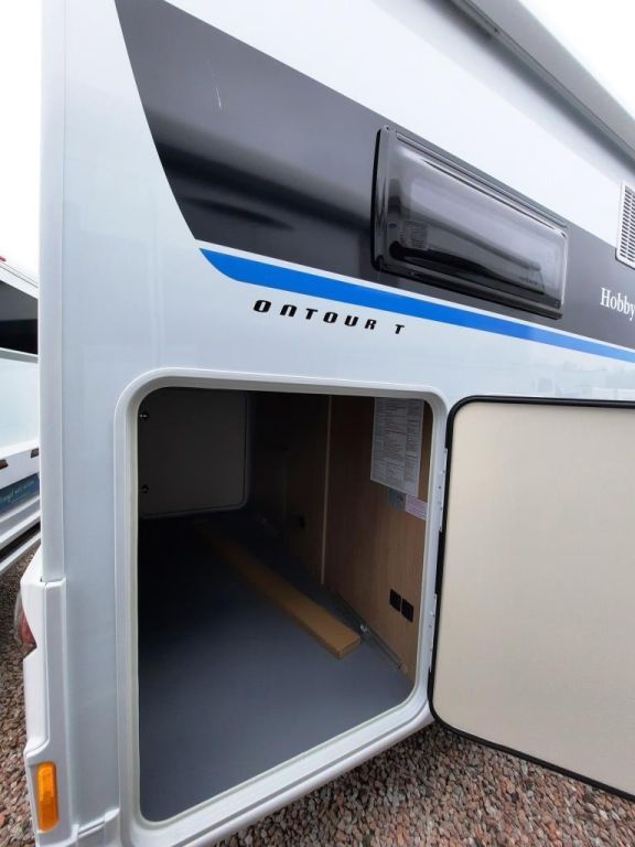 Fahrzeug Übersicht 17 Fahrzeugabbildung Hobby ONTOUR T 710 GE Verfüg./Sparen Sie 17.557,- €