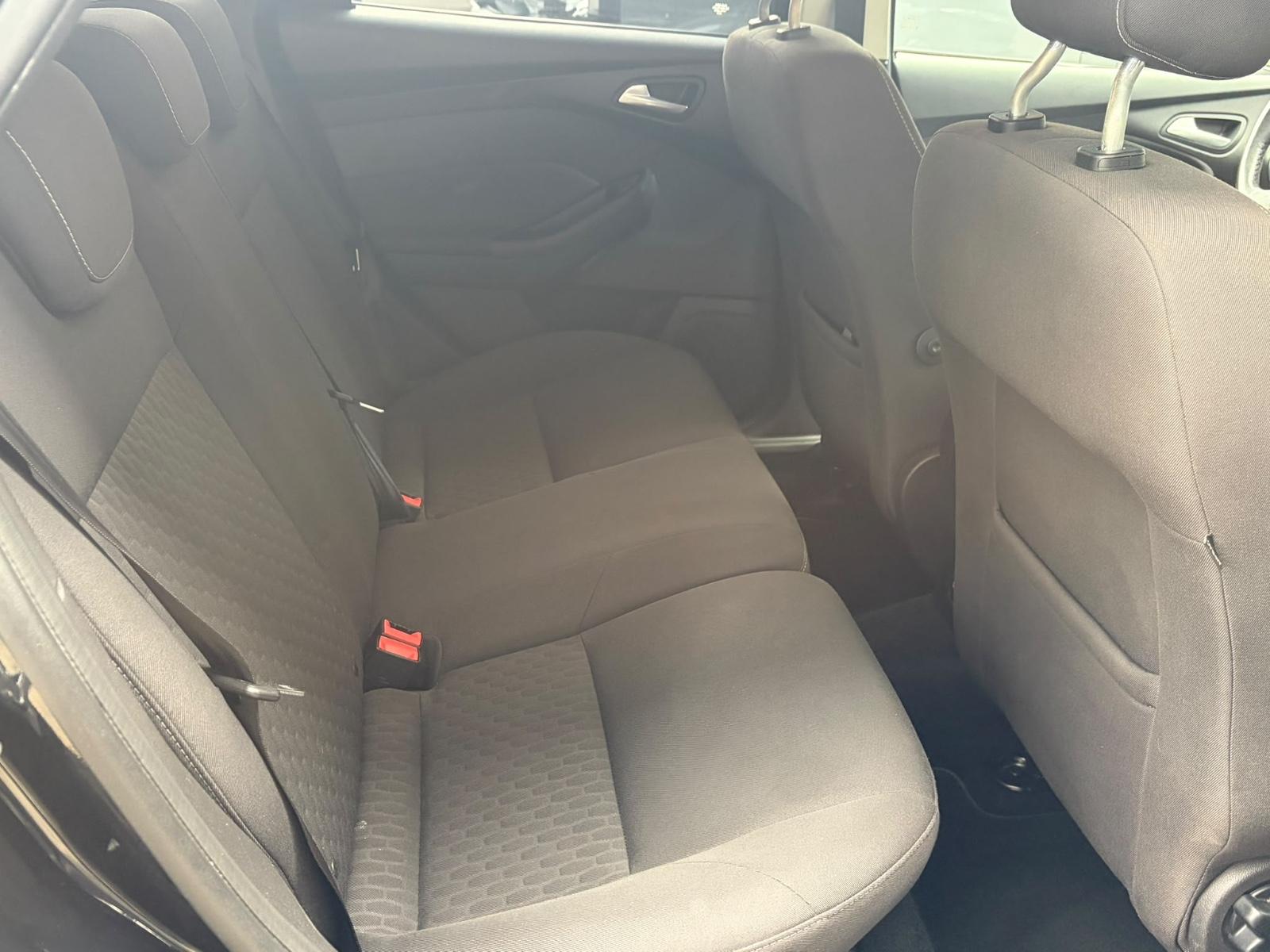 Ford Focus 2014 — photo 13