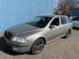 Skoda Octavia Combi Elegance - Skoda Octavia aus 2006: Elegance