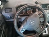 Opel Zafira 1,9 - Opel Zafira mit Diesel-Antrieb: Kombi, 1.9