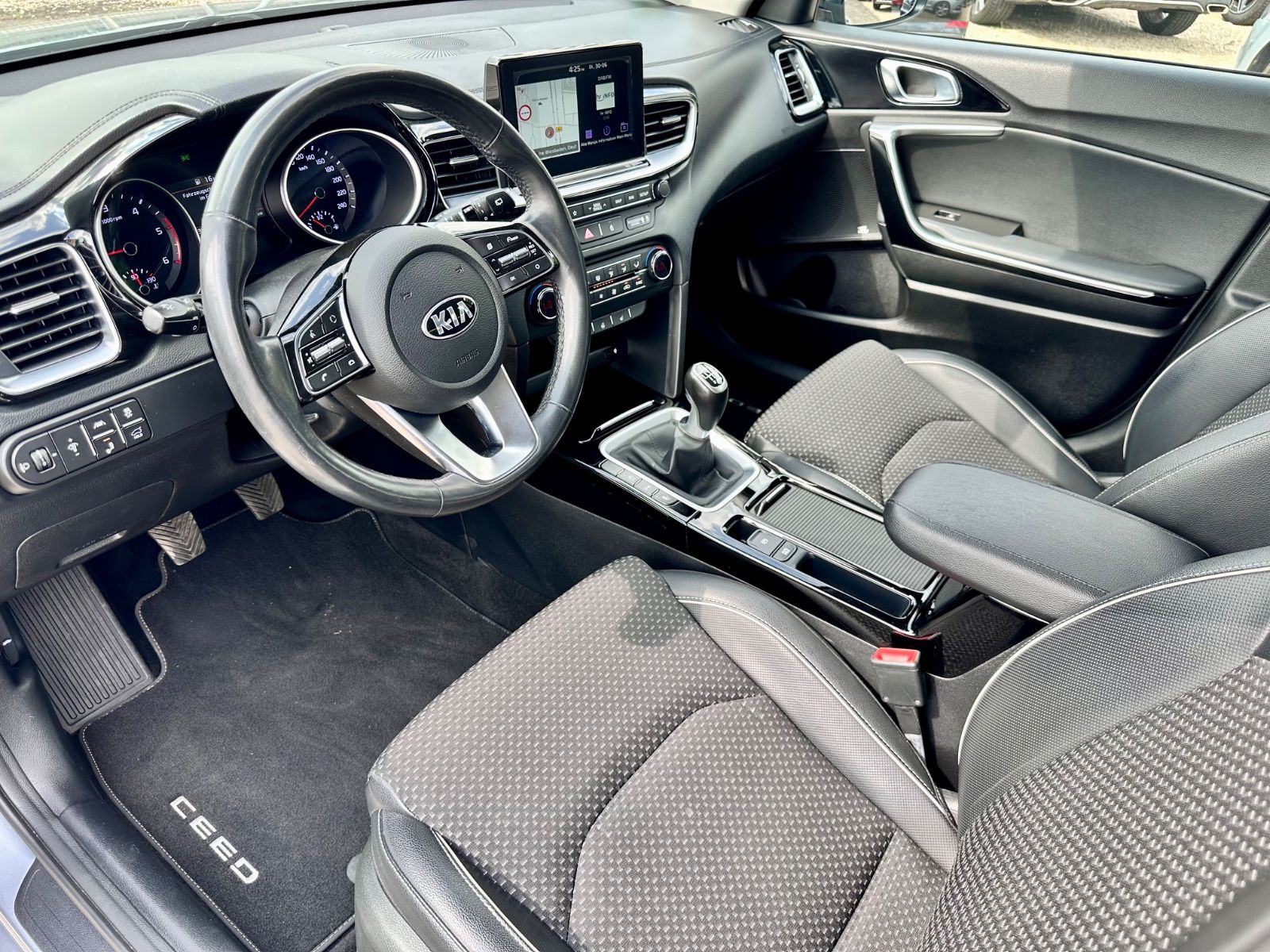 Fahrzeugabbildung Kia cee'd SPORTSWAGON SPIRIT*MOD.2019+AHK*