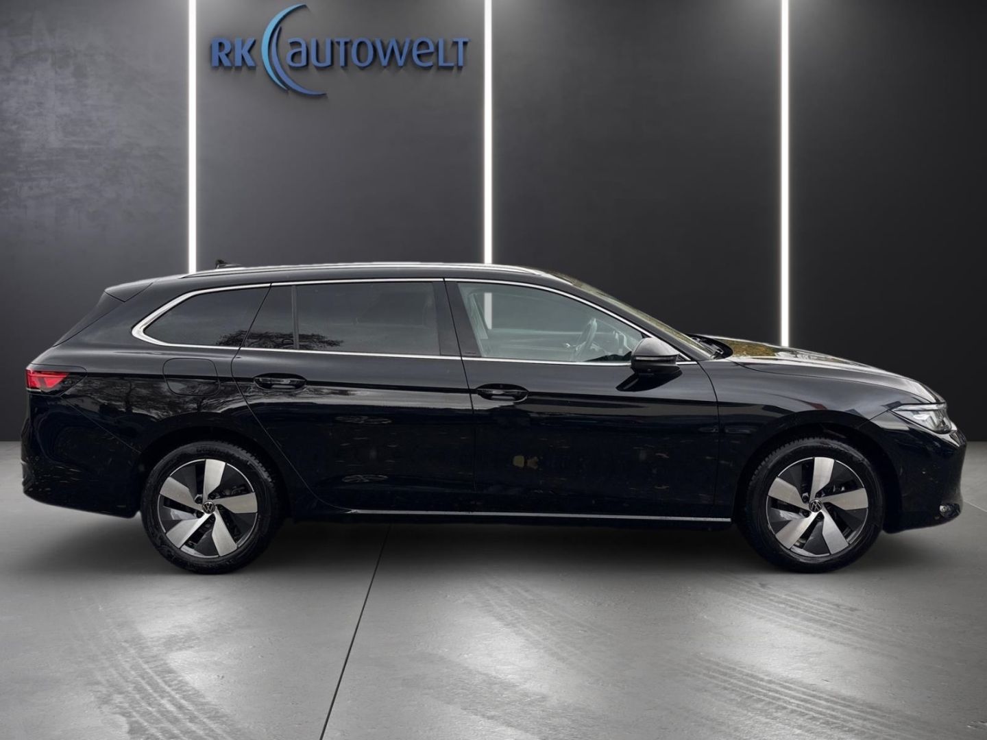 Volkswagen Passat Variant Business 1,5 l eTSI DSG LED Navi foto 3