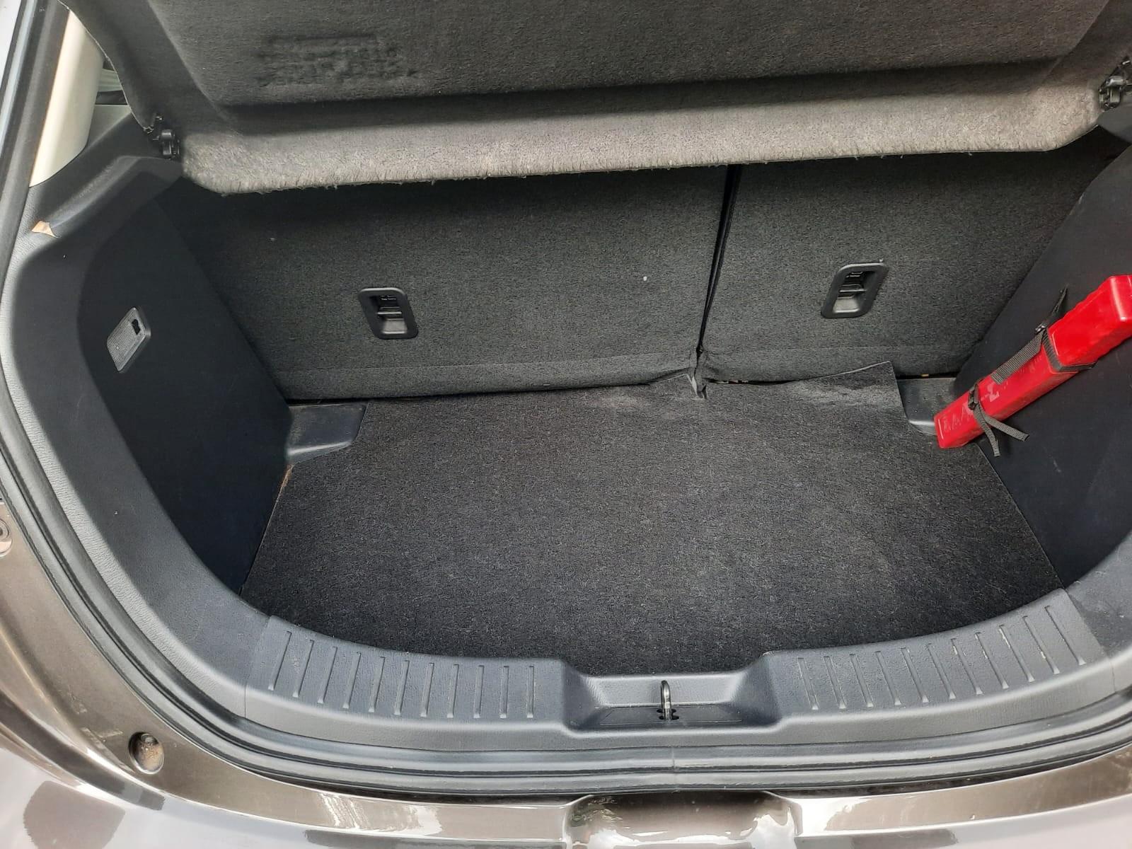 Mazda 2 Unfallfrei und TÜV neu