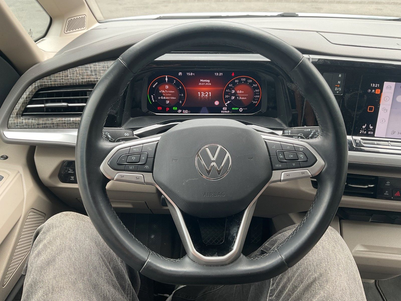 Volkswagen T7 Multivan eHybrid LED AHK PANO ACC Kamera foto 21