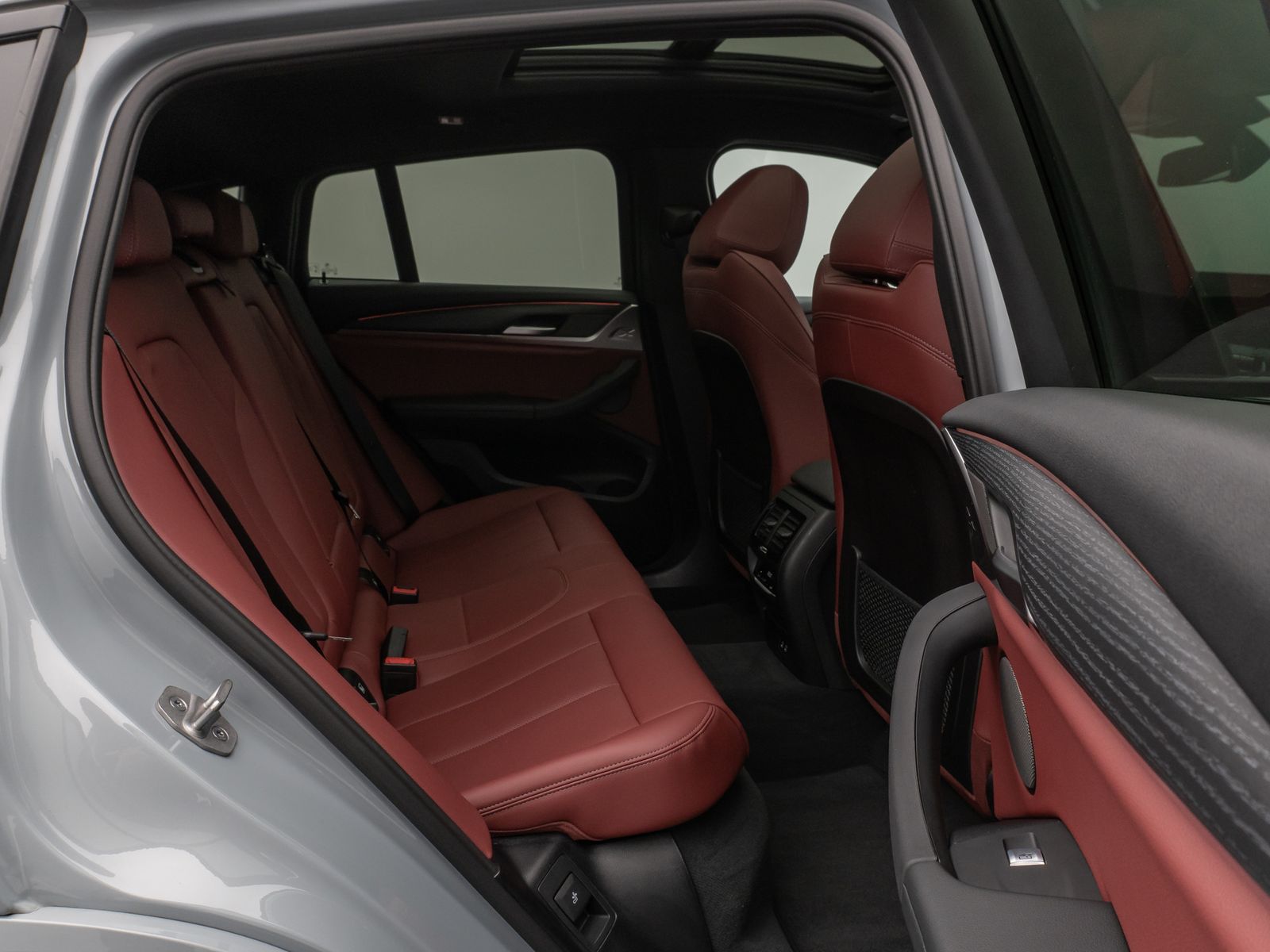 Fahrzeugabbildung BMW X4 xD30i M Sport Panorama 360°DAB H/K AHK Komfor