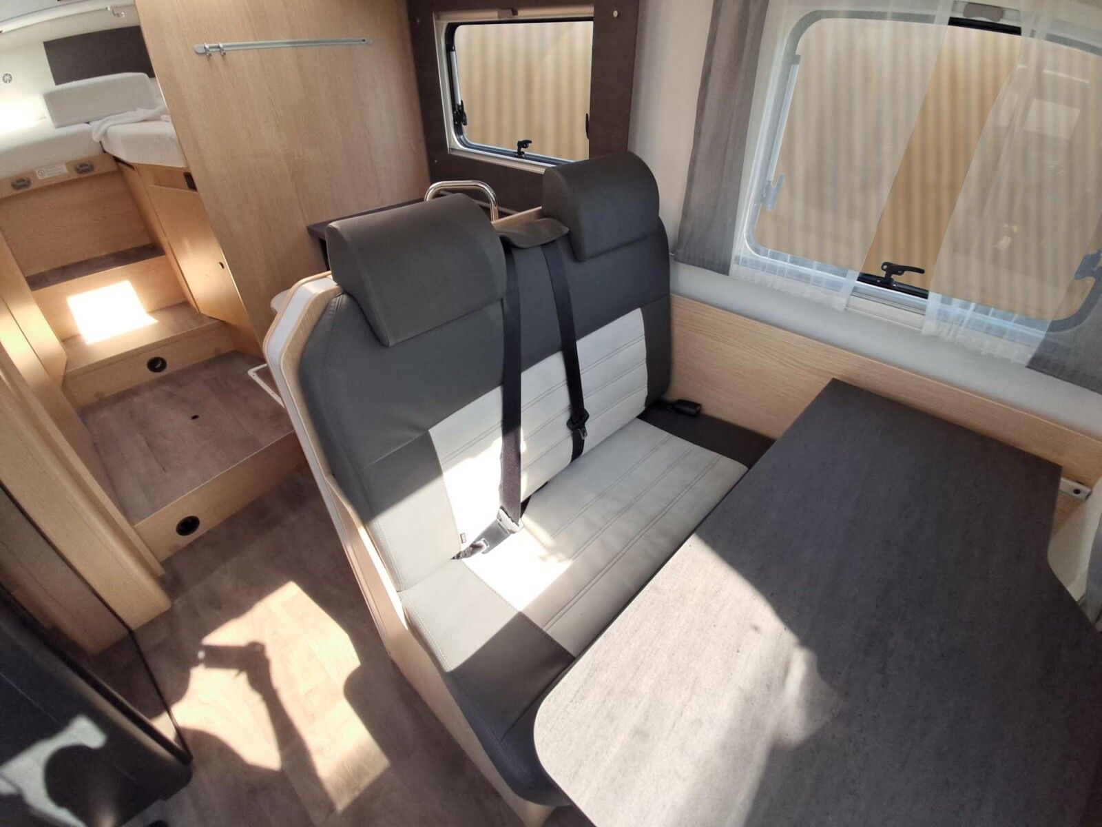 Fahrzeugabbildung Sunlight Adventure T Ford 680 Markise/SAT/TV/Solar/Navi