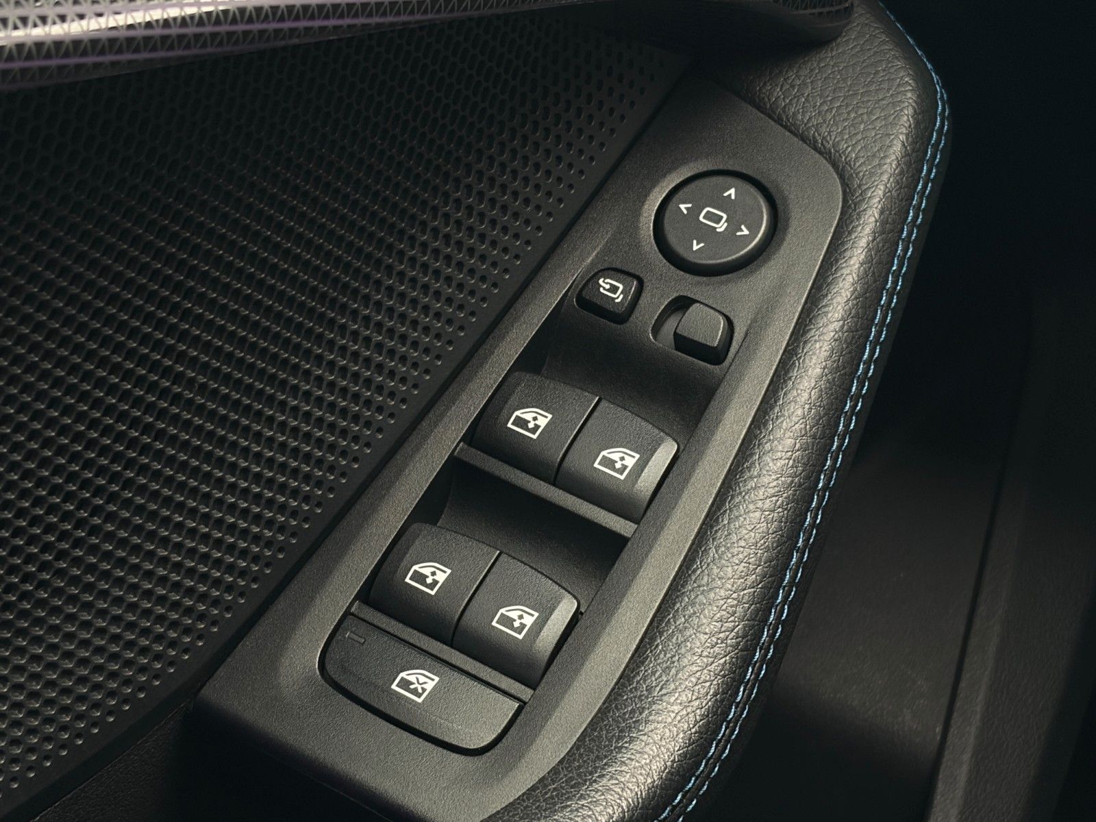 Fahrzeugabbildung BMW 220i Gran Coupé xDr M Sport HIFI CAM KZG CarPlay