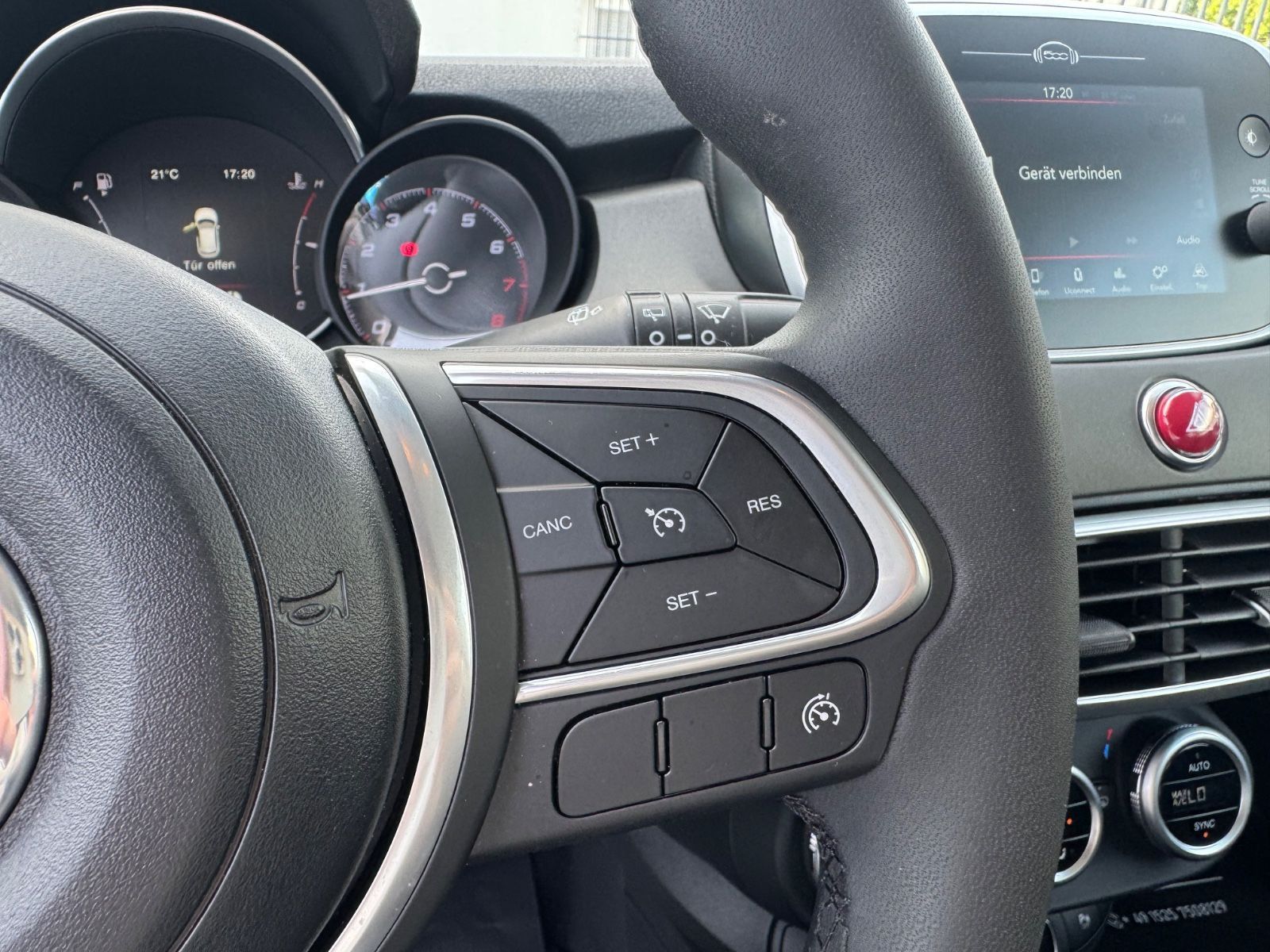 Fahrzeugabbildung Fiat 500X Lounge/LED/R-Cam/KlimaAuto/PDC/