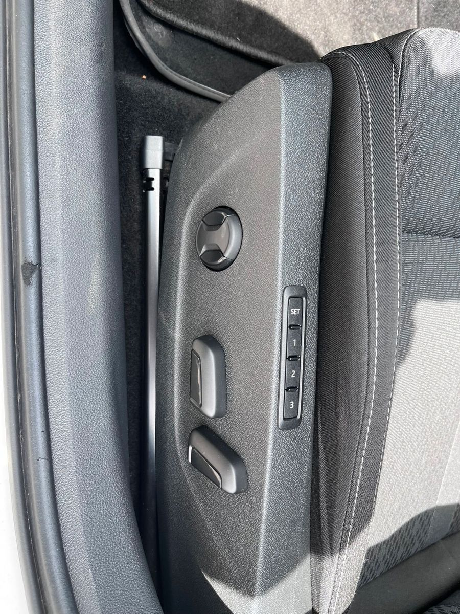 Fahrzeugabbildung SKODA Octavia Combi Style elekt. Sitze virtual  uvm.