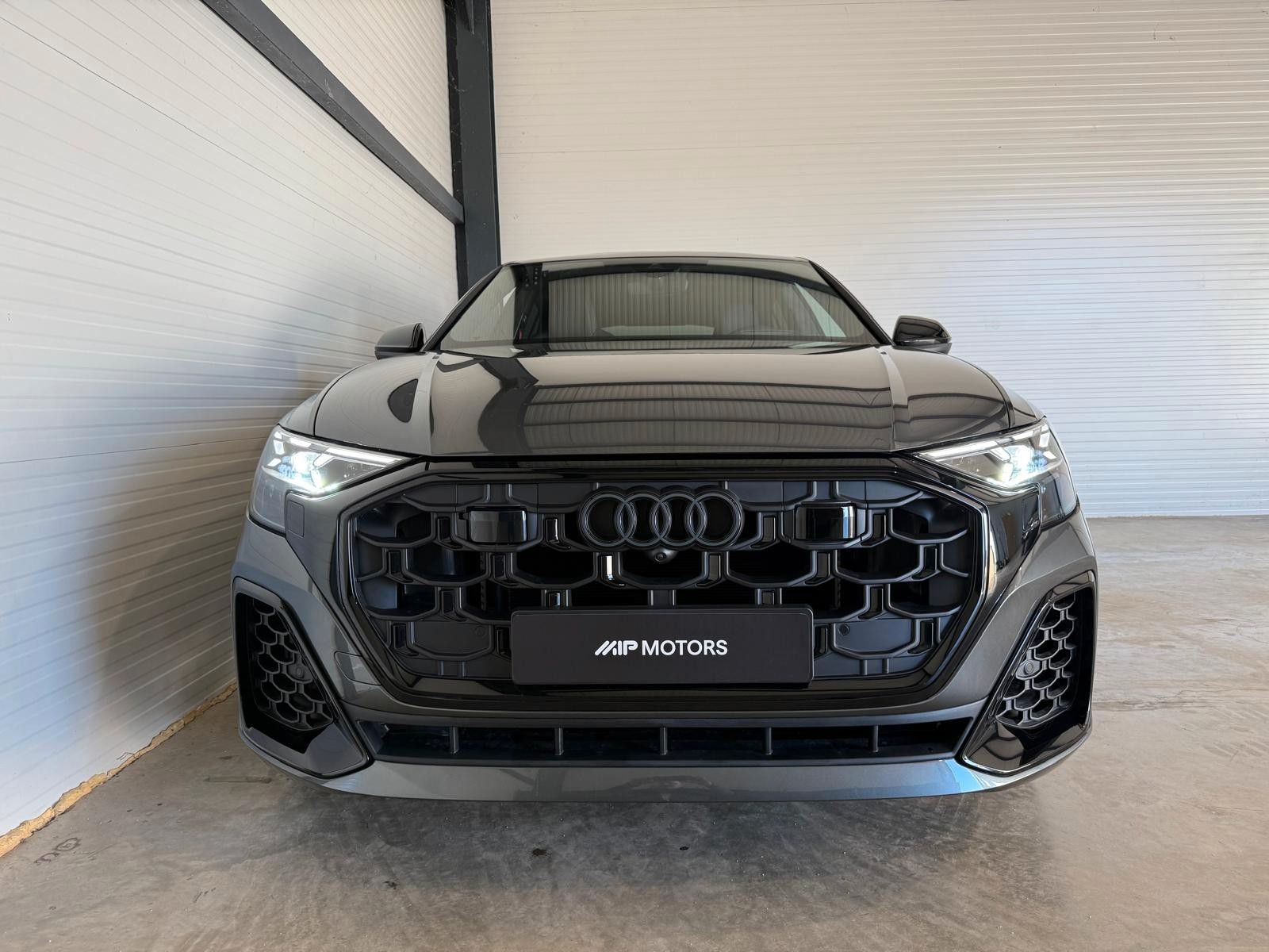 Audi Q8 60e CARBON /ROTE NÄHTE/HUD/23"/AHK/PANO imagem 2