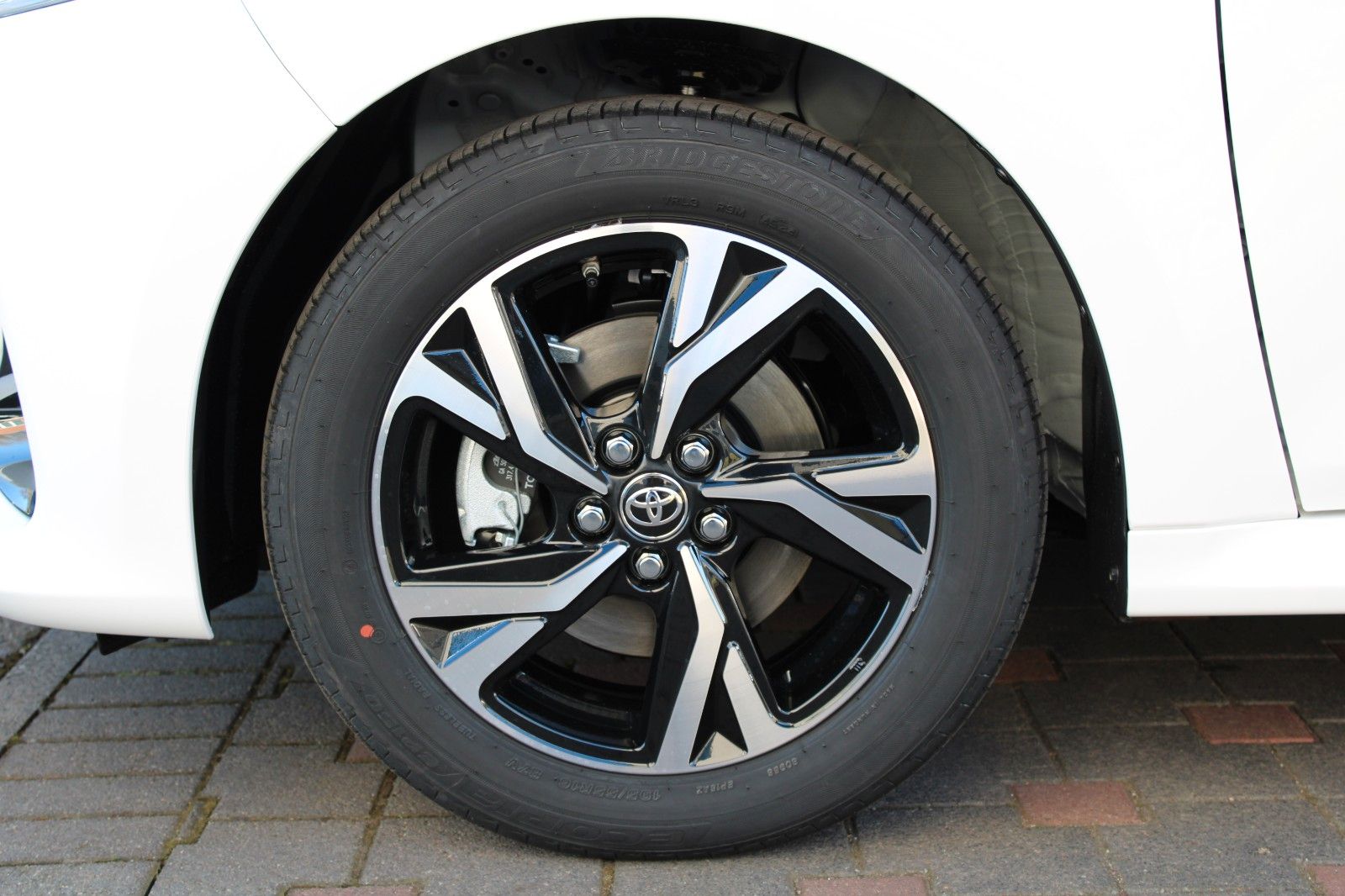 Fahrzeugabbildung Toyota Yaris 1.5 Hybrid Teamplayer + Comfort-Paket