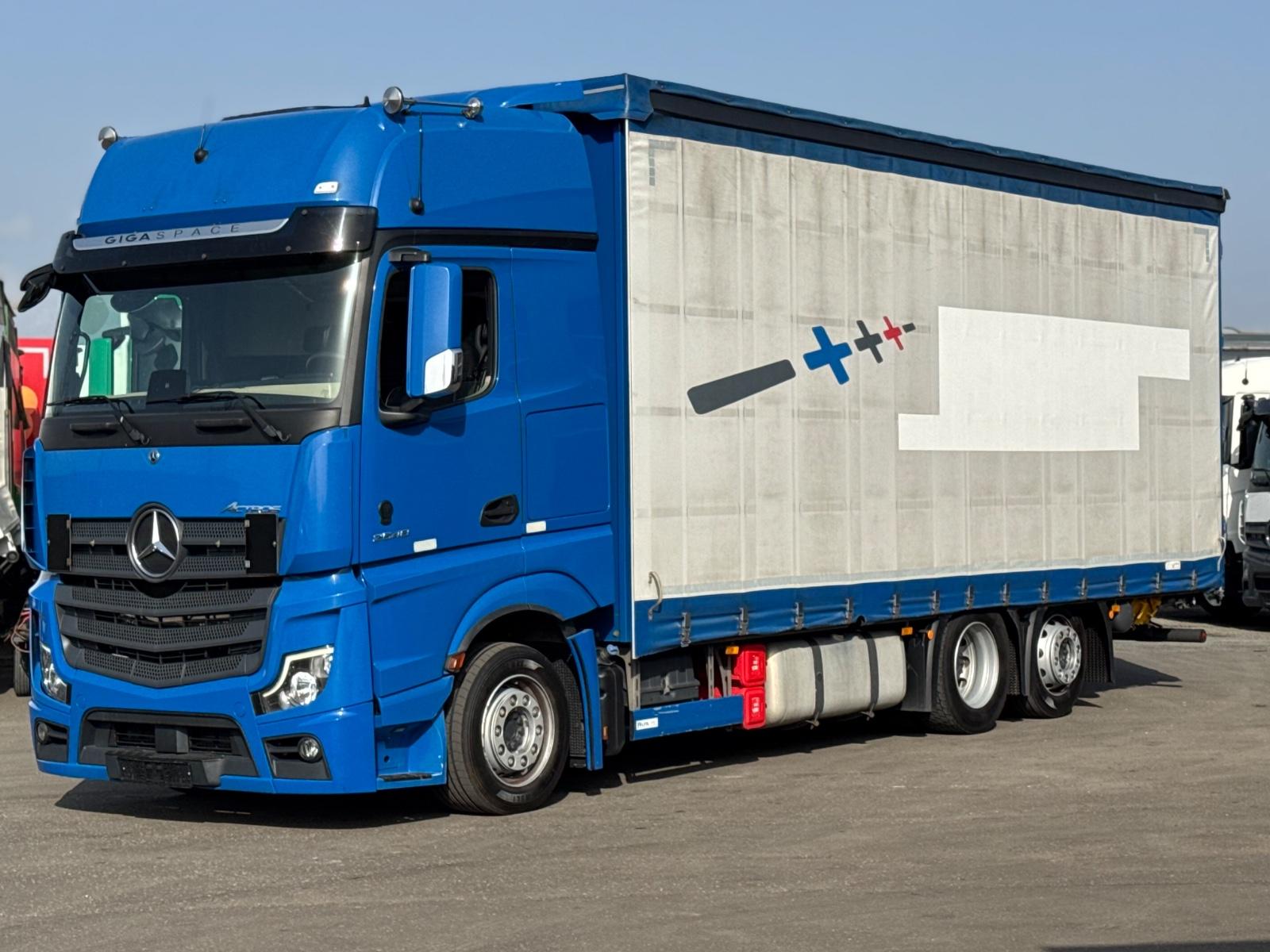 Mercedes-Benz ACTROS 2548 / GIGSPACE /  STAPLERHALTERUNG